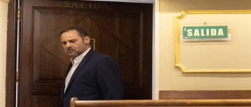 وزير إسباني سابق في السجن لأول مرة رغم حصانته البرلمانية وزير إسباني سابق في السجن لأول مرة رغم حصانته البرلمانية