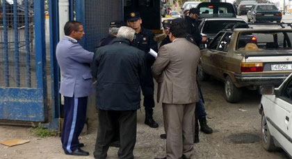 الدخول الى مليلية رهين بمزاجية شرطة الحدود و التحفظ على دخول بعض المواطنين أمر مستفز الدخول الى مليلية رهين بمزاجية شرطة الحدود و التحفظ على دخول بعض المواطنين أمر مستفز