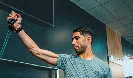 إنريكي يؤكد اقتراب عودة حكيمي إلى الملاعب و مشاركته في كأس إفريقيا إنريكي يؤكد اقتراب عودة حكيمي إلى الملاعب و مشاركته في كأس إفريقيا