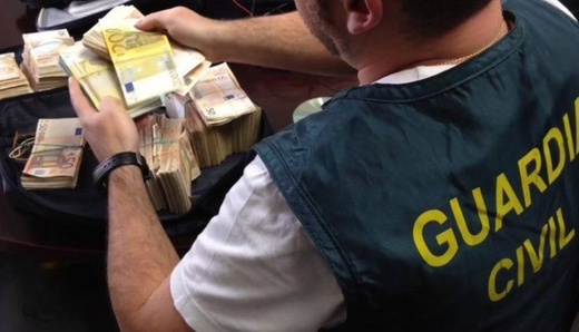 تفاصيل توقيف مغربي نصب على أشخاص في 748 مليونا وفر إلى إسبانيا تفاصيل توقيف مغربي نصب على أشخاص في 748 مليونا وفر إلى إسبانيا