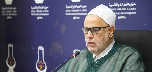 بنكيران: احتجاجات “جيل زد” كشفت فشل حكومة أخنوش وكادت تهدد استقرار المغرب بنكيران: احتجاجات “جيل زد” كشفت فشل حكومة أخنوش وكادت تهدد استقرار المغرب