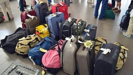 استياء لدى عشرات المعتمرين المغاربة بسبب ضياع حقائبهم استياء لدى عشرات المعتمرين المغاربة بسبب ضياع حقائبهم