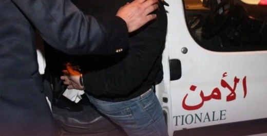 السياقة الاستعراضية تطيح بسائق متهور في قبضة الشرطة بالناظور السياقة الاستعراضية تطيح بسائق متهور في قبضة الشرطة بالناظور