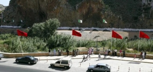 البرد ينهي حياة 8 مهاجرين داخل خندق على الحدود المغربية الجزائرية البرد ينهي حياة 8 مهاجرين داخل خندق على الحدود المغربية الجزائرية