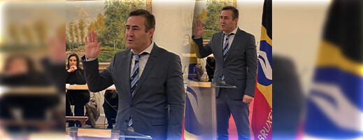 المستشار محمد الحموتي يطالب برفع العلم الأمازيغي على واجهة بلدية مولنبيك البلجيكية