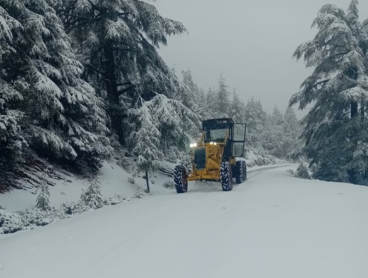 تساقطات ثلجية مهمة بجبل تيزي فري وبني عمارت بإقليم الحسيمة تساقطات ثلجية مهمة بجبل تيزي فري وبني عمارت بإقليم الحسيمة
