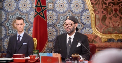 جلالة الملك يهنئ أسود الأطلس بعد تتويجهم بكأس العرب جلالة الملك يهنئ أسود الأطلس بعد تتويجهم بكأس العرب