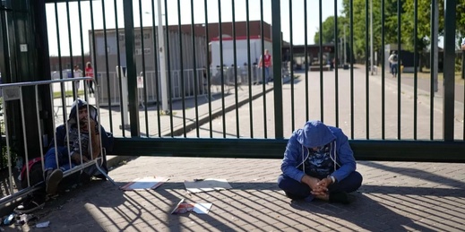 هولندا تجرم الإقامة غير النظامية وتستثني المساعدات الإنسانية هولندا تجرم الإقامة غير النظامية وتستثني المساعدات الإنسانية