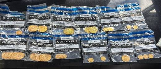 سقوط مغربي مقيم بفرنسا في قبضة الجمارك وبحوزته 43 قطعة ذهبية