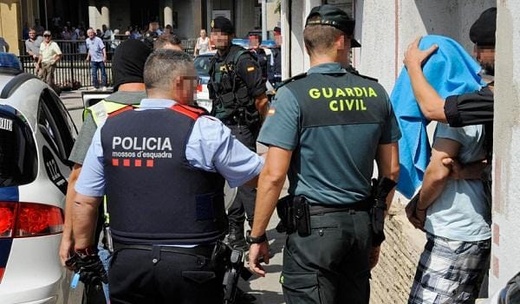 إسبانيا..توقيف متورطين في محاولة قتل قبل فرارهم إلى المغرب إسبانيا..توقيف متورطين في محاولة قتل قبل فرارهم إلى المغرب