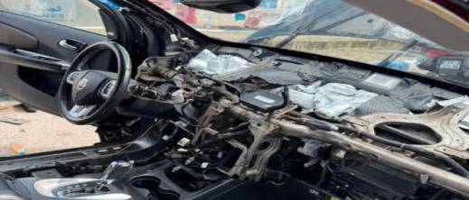 توقيف مغربي حاول عبور "باب سبتة" بـ 48 كيلو من الشيرا رفقة زوجته وأطفاله الخمسة