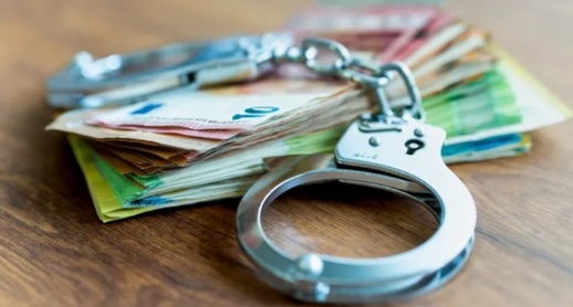 ساعات وحقائب باهظة تقود مؤثرة مغربية إلى شبهات قانونية تمتد لإسبانيا