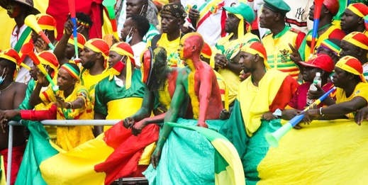 توقيف عراف بتهمة الاحتيال بعد جمعه ملايين بسبب توقعاته بكأس إفريقيا