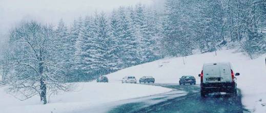 نشرة إنذارية تشمل الحسيمة والدريوش: ثلوج وأمطار وبرد قارس في هذه المناطق