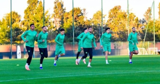 الأسود يختتمون تحضيراتهم لمواجهة السنغال في نهائي الكان