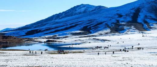 طقس المغرب: رياح قوية تصل لـ 85 كلم/س وثلوج كثيفة بمرتفعات الأطلس والريف طقس المغرب: رياح قوية تصل لـ 85 كلم/س وثلوج كثيفة بمرتفعات الأطلس والريف