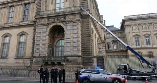 كاميرات المراقبة تكشف تفاصيل السطو  على مجوهرات اللوفر بقيمة 88 مليون يورو