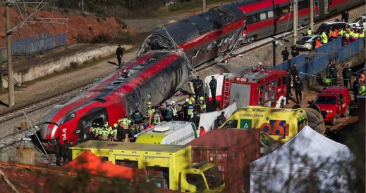 تصادم قطارين يهز إسبانيا..  والسفارة المغربية تتابع أوضاع الجالية