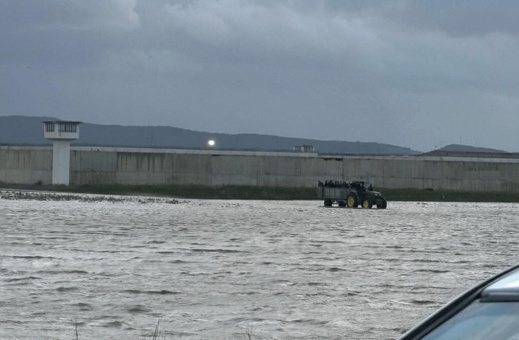 تساقطات مطرية تعزل سجن طنجة وتفرض نقل نزلائه إلى أصيلة تساقطات مطرية تعزل سجن طنجة وتفرض نقل نزلائه إلى أصيلة
