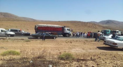 إعتداءات من قبل مجهولين تطال مواطنين ناظوريين على الطريق الرابطة بين حاسي بركان و تاوريرت إعتداءات من قبل مجهولين تطال مواطنين ناظوريين على الطريق الرابطة بين حاسي بركان و تاوريرت