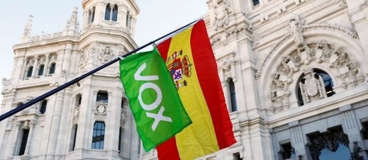 انتقادات واسعة لتصريحات “فوكس” الإسباني بشأن مهاجرين مغاربة انتقادات واسعة لتصريحات “فوكس” الإسباني بشأن مهاجرين مغاربة