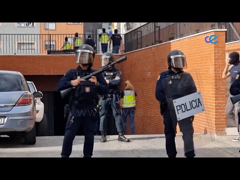 مقتل جندي إسباني وحرق ممتلكات.. عنف خطير يهز حي المغاربة بالمدينة المحتلة