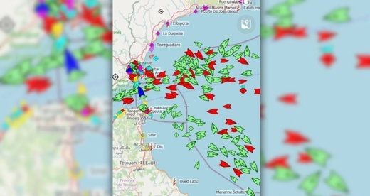 عاصفة "إنغريد" توقف حركة الملاحة البحرية بين إسبانيا والمغرب ل3 أيام عاصفة "إنغريد" توقف حركة الملاحة البحرية بين إسبانيا والمغرب ل3 أيام