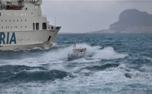 الاضطراب الجوي يوقف الحركة بميناء طنجة المتوسط