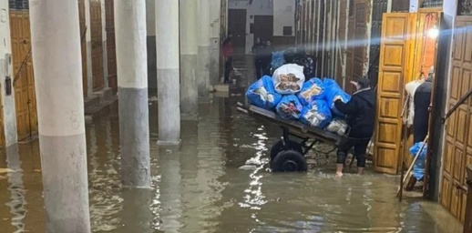 فيضانات واسعة تجبر سلطات القصر الكبير على إخلاء منازل ومرافق حيوية فيضانات واسعة تجبر سلطات القصر الكبير على إخلاء منازل ومرافق حيوية