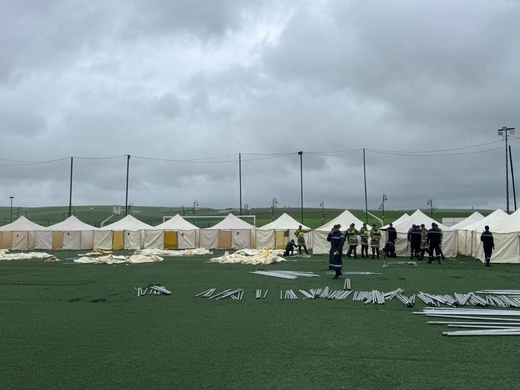 القصر الكبير: إقامة مخيمات مؤقتة لإيواء عشرات الأسر بعد ارتفاع منسوب وادي اللوكوس القصر الكبير: إقامة مخيمات مؤقتة لإيواء عشرات الأسر بعد ارتفاع منسوب وادي اللوكوس