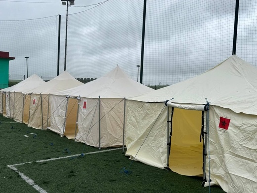 القصر الكبير: إقامة مخيمات مؤقتة لإيواء عشرات الأسر بعد ارتفاع منسوب وادي اللوكوس القصر الكبير: إقامة مخيمات مؤقتة لإيواء عشرات الأسر بعد ارتفاع منسوب وادي اللوكوس