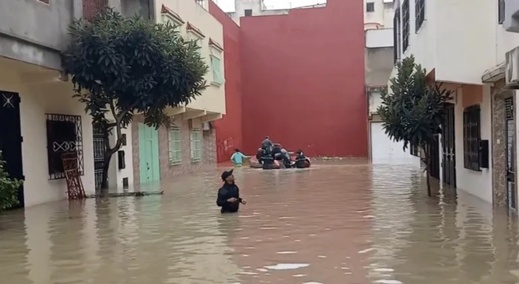 الإعلان  عن حالة استنفار بالقصر الكبير إثر سيول ومحاصرة سكان