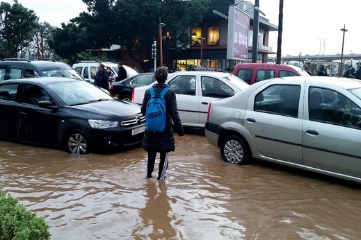 الاضطرابات الجوية تعيد الجدل حول تمديد السنة الدراسية بالمغرب الاضطرابات الجوية تعيد الجدل حول تمديد السنة الدراسية بالمغرب
