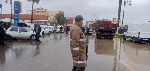 السلطات تتجه إلى إخلاء شامل لمدينة القصر الكبير بسبب خطر السيول