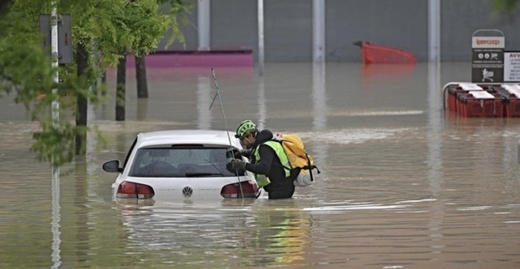 مدن معزولة وإجلاء الآلاف.. إسبانيا في حالة استنفار قصوى بعد عاصفة “ليوناردو” مدن معزولة وإجلاء الآلاف.. إسبانيا في حالة استنفار قصوى بعد عاصفة “ليوناردو”