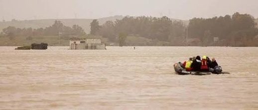 إسبانيا تنفذ عمليات إجلاء للمواطنين من المناطق المهدد بخطر الفيضانات إسبانيا تنفذ عمليات إجلاء للمواطنين من المناطق المهدد بخطر الفيضانات