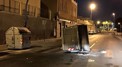 بالصور.. تجدد أعمال الشغب مرة أخرى بمدينة مليلية أبطالها شبان يبحثون عن عمل بالصور.. تجدد أعمال الشغب مرة أخرى بمدينة مليلية أبطالها شبان يبحثون عن عمل