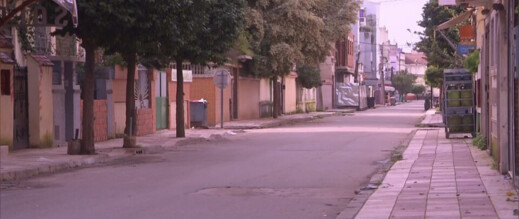 القصر الكبير تستعد لاستقبال سكانها بعد إجلائهم بسبب الفيضانات قبيل اجتماع حاسم