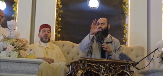 الفنيدق تمنع محاضرة ياسين العمري بعد منح الترخيص لها 