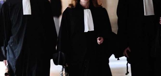 المحامون يعلقون إضرابهم اعتبارا من الإثنين المحامون يعلقون إضرابهم اعتبارا من الإثنين