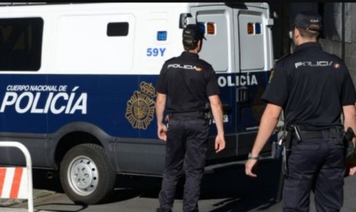 إسبانيا توقف مبحوثا عنه دوليا في قضية تهريب البشر بطلب مغربي إسبانيا توقف مبحوثا عنه دوليا في قضية تهريب البشر بطلب مغربي