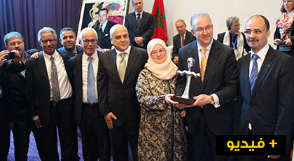 تكريم أبو طالب بالناظور على هامش الدورة الخامسة لمهرجان الذاكرة المشتركة تكريم أبو طالب بالناظور على هامش الدورة الخامسة لمهرجان الذاكرة المشتركة