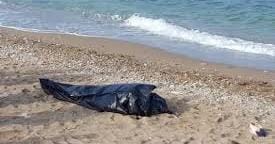 البحر يلفظ جثة مجهولة الهوية في مرحلة متقدمة من التحلل