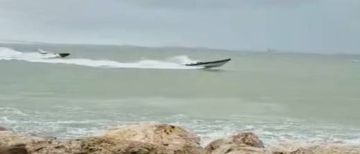هروب زورق مخدرات بعد مطاردة خطيرة في سواحل قادس والحرس المدني الإسباني يطلب الدعم