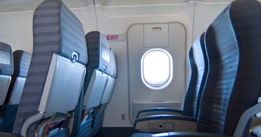 ذعر على متن طائرة: شاب مغربي يعرقل رحلة من المغرب نحو دبي ذعر على متن طائرة: شاب مغربي يعرقل رحلة من المغرب نحو دبي