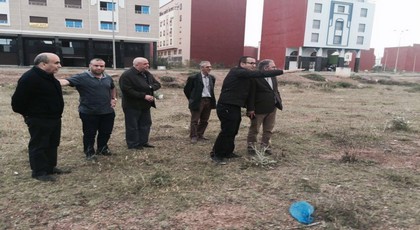 التفاصيل.. حوليش ولجنة من وزارة الصحة والمهندس يزورون المكان المخصص لمركز السرطان والمشروع في المراحل الأخيرة التفاصيل.. حوليش ولجنة من وزارة الصحة والمهندس يزورون المكان المخصص لمركز السرطان والمشروع في المراحل الأخيرة