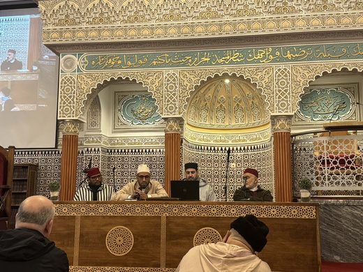 تجمع مسلمي بلجيكا ينظم ندوة علمية بمسجد الخليل في بروكسل تحت عنوان: في رحاب رمضان تجمع مسلمي بلجيكا ينظم ندوة علمية بمسجد الخليل في بروكسل تحت عنوان: في رحاب رمضان