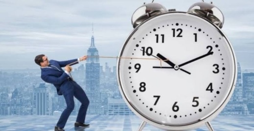 عريضة إلكترونية تطالب بإلغاء “GMT+1” والعودة إلى الساعة الطبيعية بالمغرب