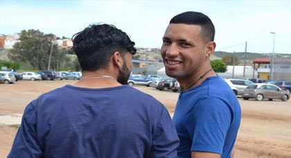 مِثلي جزائري: هكذا أحببتُ محمد الريفي وزفافنا بالحناء المغربية بمليلية مِثلي جزائري: هكذا أحببتُ محمد الريفي وزفافنا بالحناء المغربية بمليلية