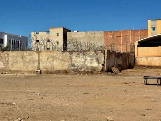 سور المحجز البلدي ببن الطيب آيل للسقوط.. مطالب بتدخل عاجل وتأهيل شامل للمرفق